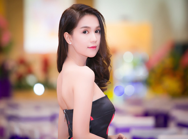 ngoc-trinh-goi-cam-du-su-kien-o-kien-giang-3