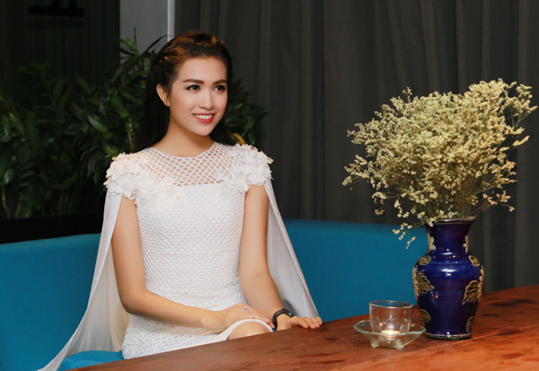 chi-gai-tu-hao-khi-le-hang-thanh-a-hau-hoan-vu-2