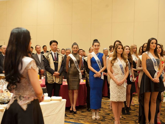 Á khôi Thúy Vân tự tin thể hiện bản thân tại Hoa hậu Quốc tế