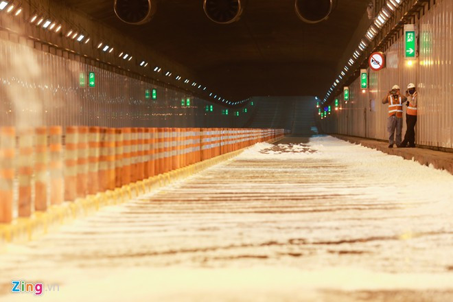 Cứu 60 người, dập lửa trong hầm vượt sông Sài Gòn