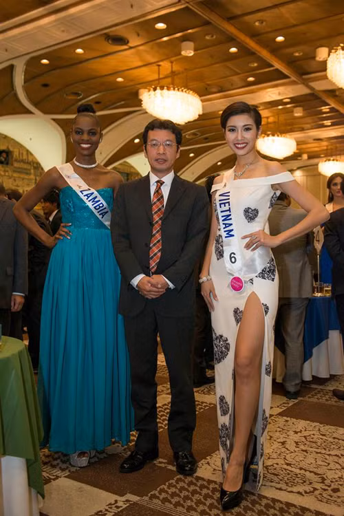 Á khôi Thúy Vân tự tin thể hiện bản thân tại Hoa hậu Quốc tế