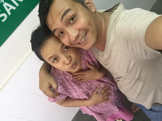 Ông xã Lê Bê La viết lời yêu thương cho vợ và con trai 