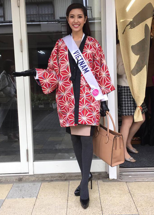 Á khôi Thúy Vân tự tin thể hiện bản thân tại Hoa hậu Quốc tế