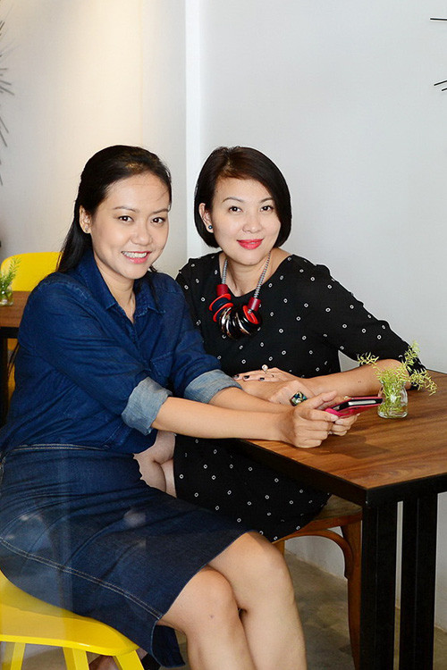 Trịnh Kim Chi "bế" bụng bầu 7 tháng đi khai trương quán cà phê ảnh 8 Trịnh Kim Chi bầu 7 tháng vẫn xinh đẹp