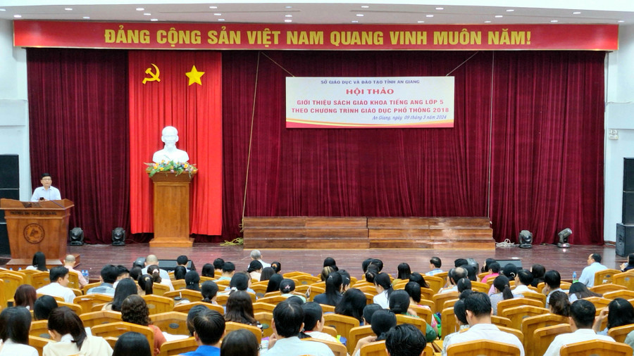 Hội thảo giới thiệu sách giáo khoa tiếng Anh lớp 5 tại An Giang.