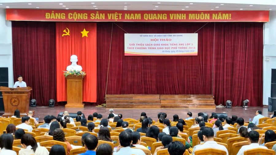 Hội thảo giới thiệu sách giáo khoa tiếng Anh lớp 5 tại An Giang.