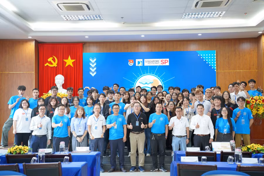 Lễ khai mạc Learning Express mùa thứ 7 giữa Trường ĐH Bách khoa, ĐH Đà Nẵng và Trường Singapore Polytechnic. 