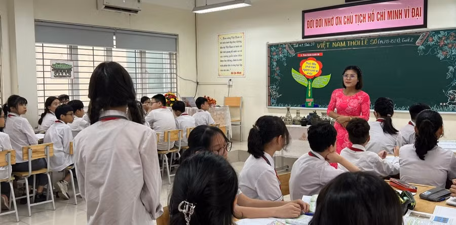 Cô Nguyễn Thị Chinh Nương trong giờ dạy Nội dung GDĐP.