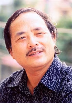 Nhà thơ Y Phương.