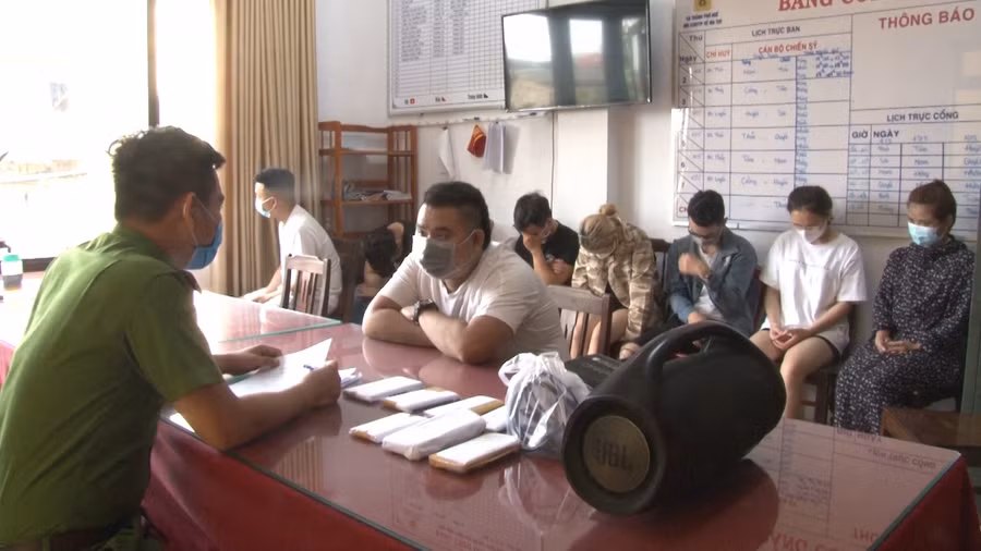 Các đối tượng tại cơ quan Công an.