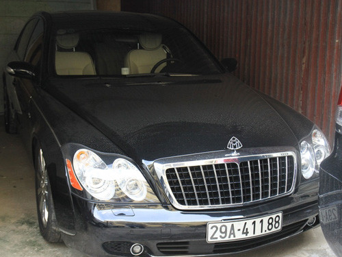 Chiếc xe siêu sang Maybach trị giá gần 20 tỉ của trùm xã hội đen Minh Chiếc xe siêu sang Maybach trị giá gần 20 tỉ của trùm xã hội đen Minh Sâm bị thu giữ