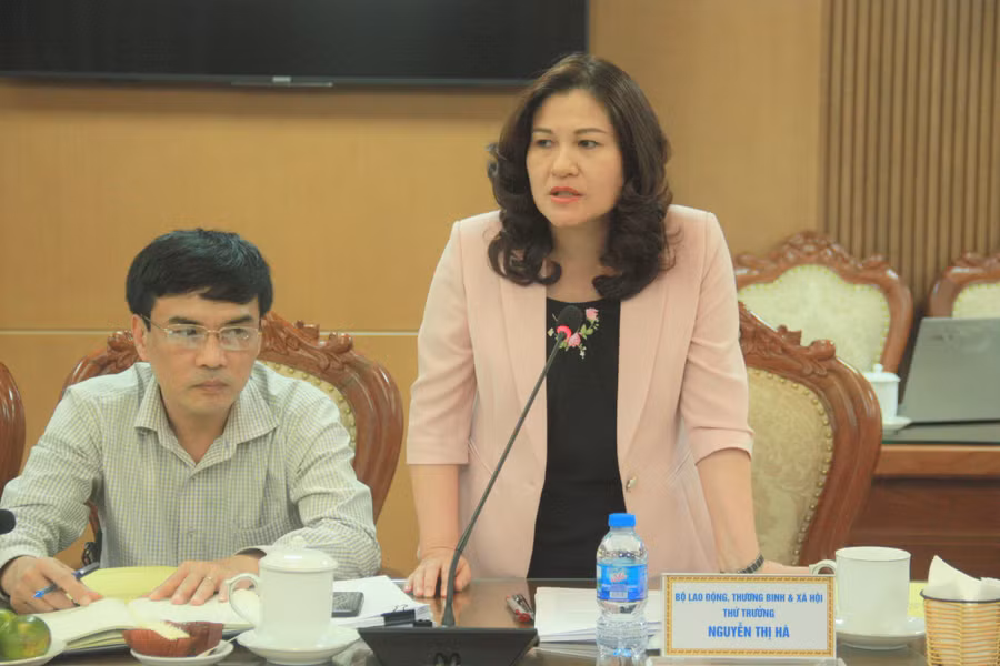 Thứ trưởng Bộ Lao động-Thương binh và Xã hội Nguyễn Thị Hà phát biểu tại buổi làm việc.