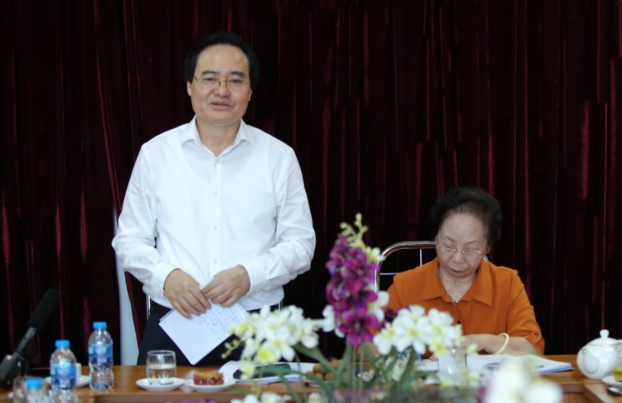 Bộ trưởng Bộ GD&ĐT Phùng Xuân Nhạ phát biểu tại buổi làm việc. Ảnh: Kim Hiền Bộ trưởng Bộ GD&ĐT Phùng Xuân Nhạ phát biểu tại buổi làm việc. Ảnh: Kim Hiền