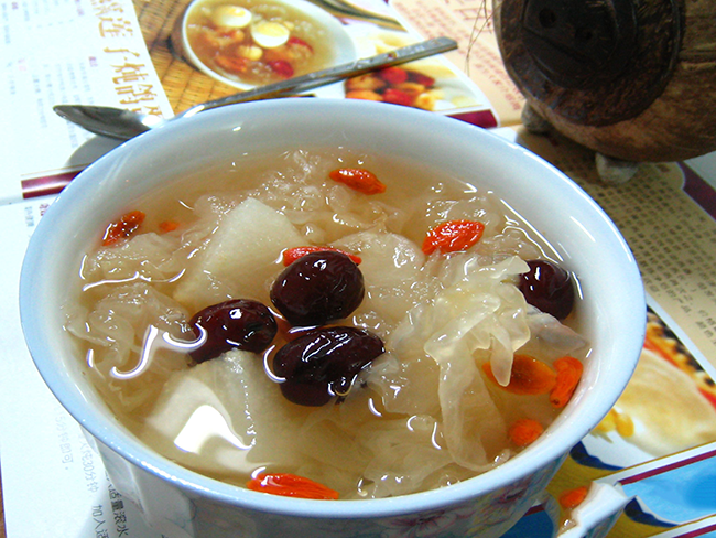 Phụ nữ mãn kinh mỗi ngày cần kiên trì “bổ sung estrogen”, càng ăn càng trẻ ra! ảnh 3