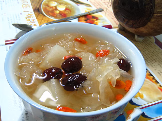 Phụ nữ mãn kinh mỗi ngày cần kiên trì “bổ sung estrogen”, càng ăn càng trẻ ra! ảnh 3