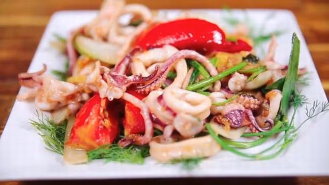 Mẹo “thần thánh” xào mực giòn “sừn sựt”, thơm ngon ngọt mà không bị chảy nước