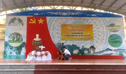 Một cảnh trong tiểu phẩm “Nỗi bất hạnh”