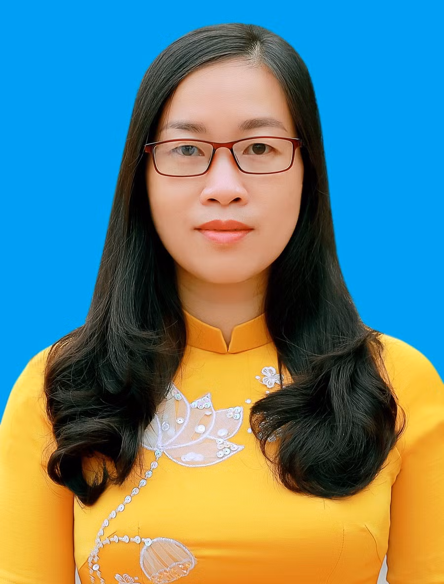 Cô Phạm Thị Thanh Huyền.