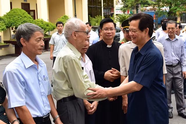 Thủ tướng: Xây dựng và bảo vệ Tổ quốc là hai nhiệm vụ chiến lược