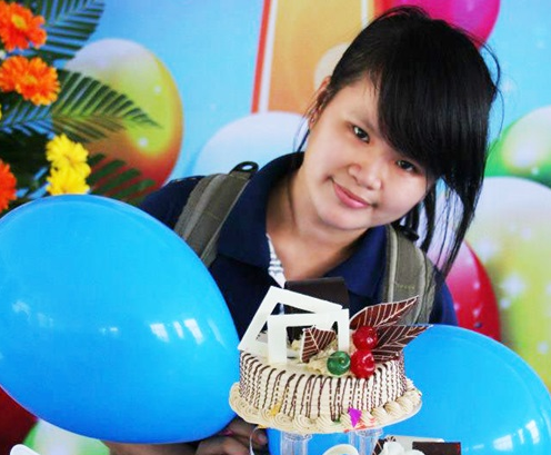 Đinh Hiền chọn câu "Điều quan trọng là con người, không quan trọng nam nữ" làm châm ngôn cho mình.