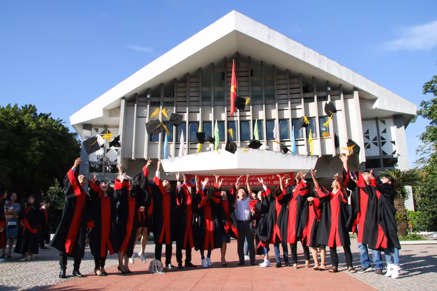 Sinh viên Sư phạm Trường Đại học Cần Thơ trong ngày tốt nghiệp. Ảnh: Thành Thật Sinh viên Sư phạm Trường Đại học Cần Thơ trong ngày tốt nghiệp. Ảnh: Thành Thật