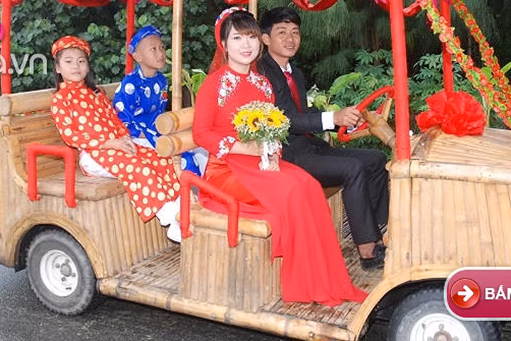 Chú rể dùng xe ô tô điện bằng tre rước dâu siêu độc đáo ở Quảng Nam