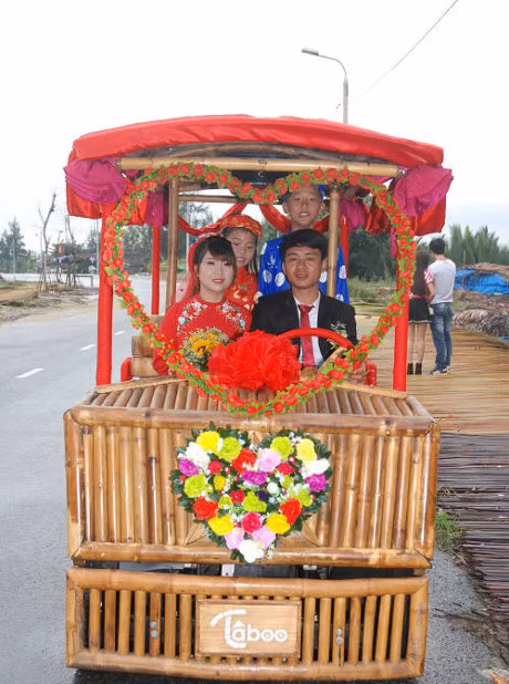 Chu re dung xe o to dien bang tre ruoc dau sieu doc dao o Quang Nam - Anh 4