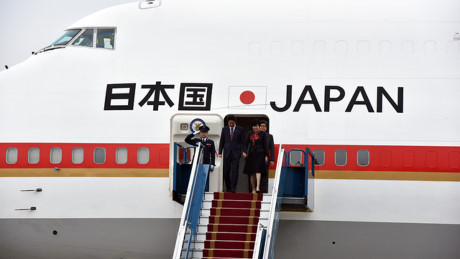 Thu tuong Nhat Ban Shinzo Abe den Ha Noi - Anh 3