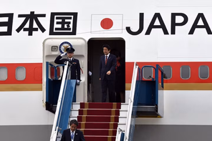 Thủ tướng Nhật Bản Shinzo Abe đến Hà Nội