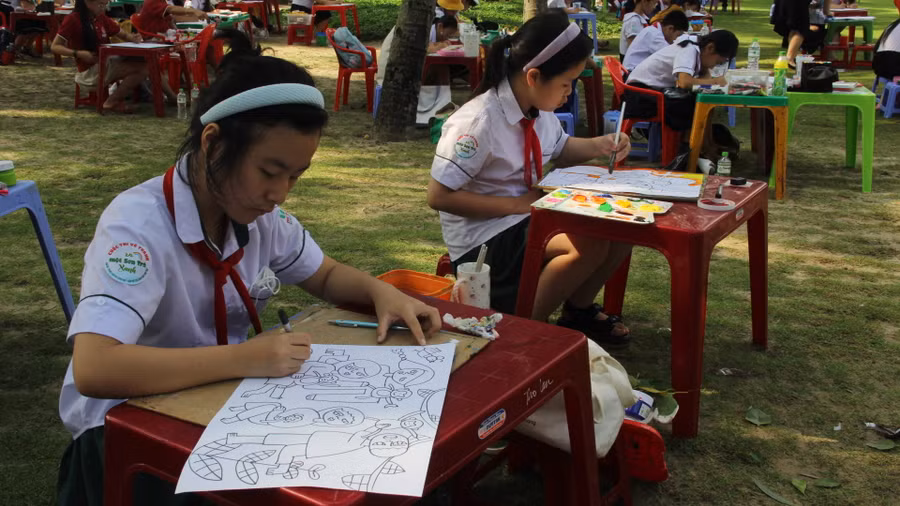 200 học sinh thành phố Đà Nẵng tham gia cuộc thi vẽ tranh vì một Sơn Trà xanh.