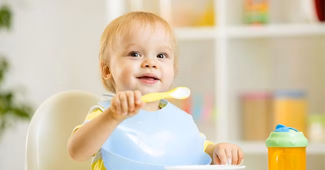 Cha mẹ không nên yêu cầu trẻ thực hiện những thói quen quá phức tạp. 