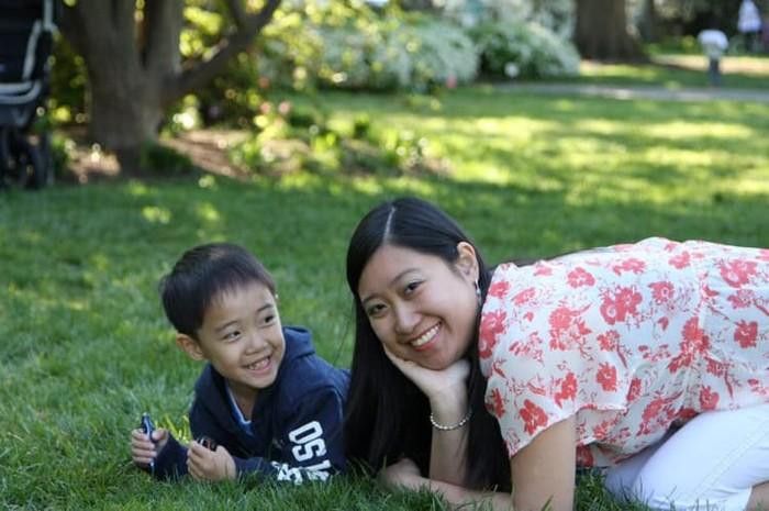 Cha mẹ nên khen thưởng khi trẻ có hành vi tốt. Ảnh minh họa. Cha mẹ nên khen thưởng khi trẻ có hành vi tốt. Ảnh minh họa.