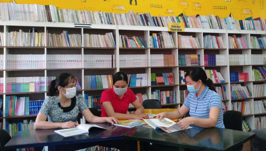 Giáo viên Trường THCS Thụy Liên sinh hoạt chuyên môn. Giáo viên Trường THCS Thụy Liên sinh hoạt chuyên môn.