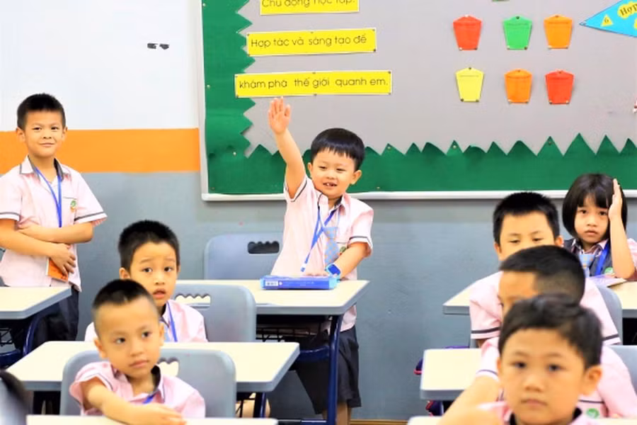 Tiếp nhận chương trình mới đòi hỏi phải có đủ điều kiện con người và cơ sở vật chất. Ảnh minh họa 