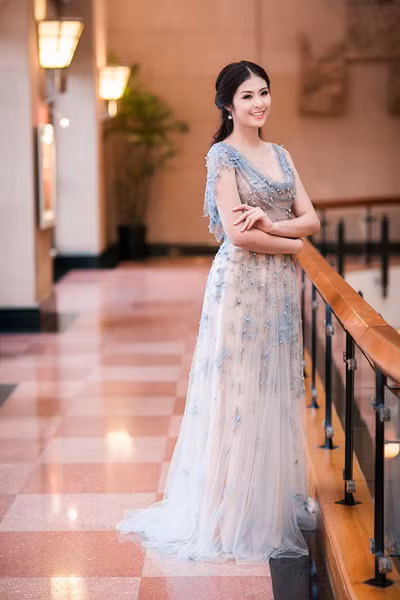 Hoa hau Hoa hau Do My Linh khoe hang hieu dat gia - Anh 9