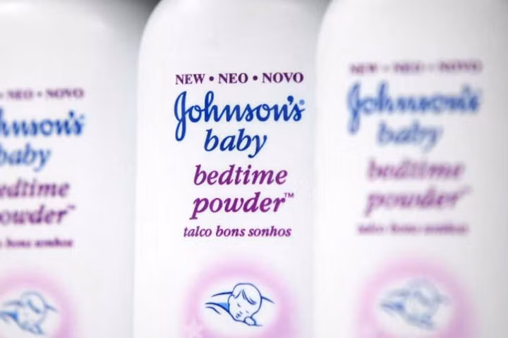 Johnson & Johnson mất 110 triệu USD vì sản phẩm gây ung thư