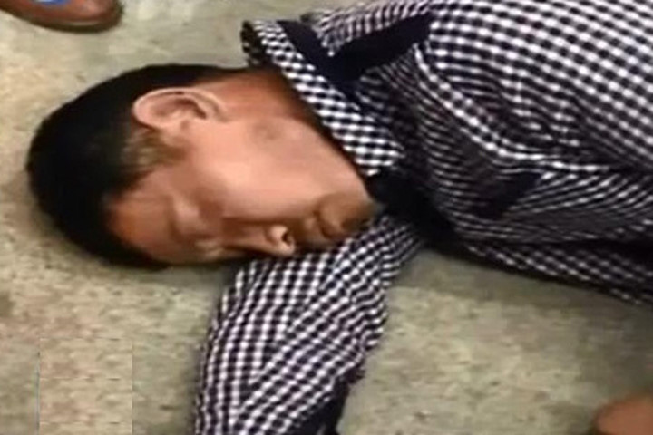 "Yêu râu xanh" giả chết khi bị bắt quả tang sàm sỡ bé gái