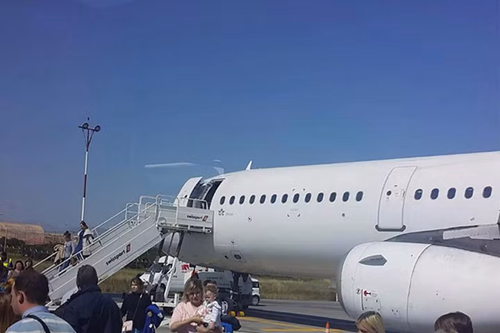 Máy bay bất ngờ rơi tự do hơn 5.000 m