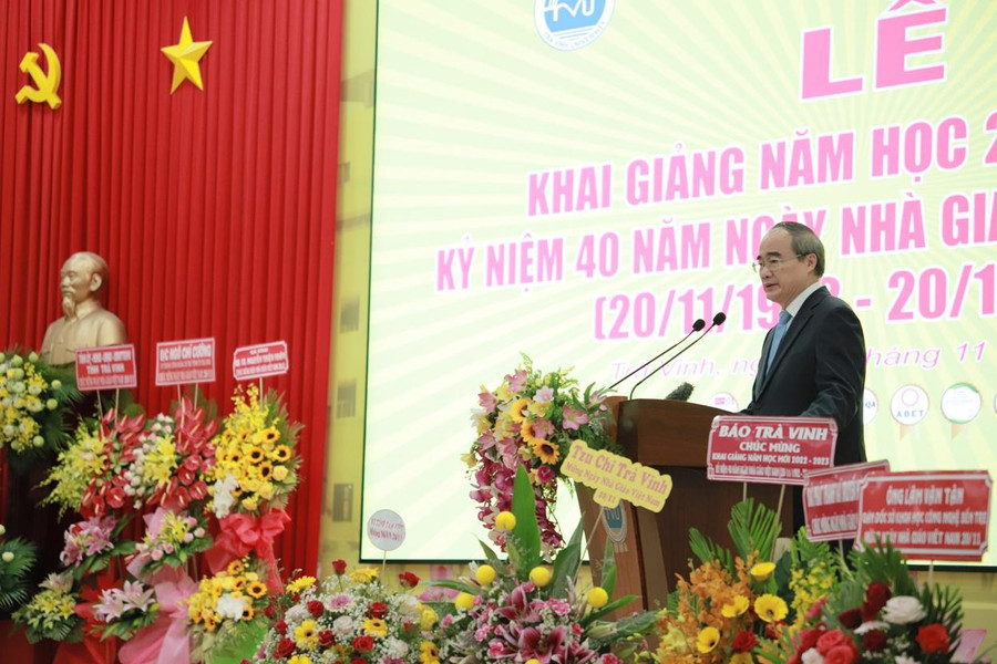 GS.TS Nguyễn Thiện Nhân, Nguyên ủy viên Bộ chính trị, nguyên Bí thư Thành ủy TPHCM phát biểu tại buổi lễ.