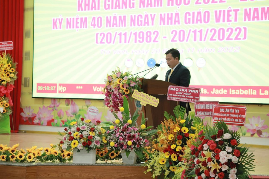 TS Nguyễn Minh Hòa, Hiệu trưởng Trường ĐH Trà Vinh phát biểu tại lễ khai giảng.