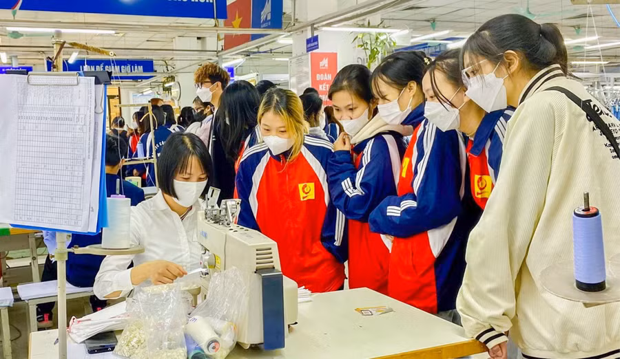 Một giờ học của sinh viên Trường ĐH Công nghiệp Dệt May Hà Nội. Ảnh: NTCC