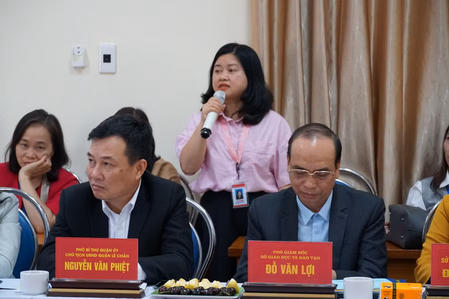 Cán bộ giáo viên Hải Phòng chia sẻ quá trình triển khai Chương trình GDPT 2018. Ảnh: ND