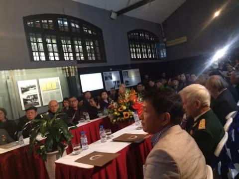 Các nhà khoa học tham dự buổi tọa đàm