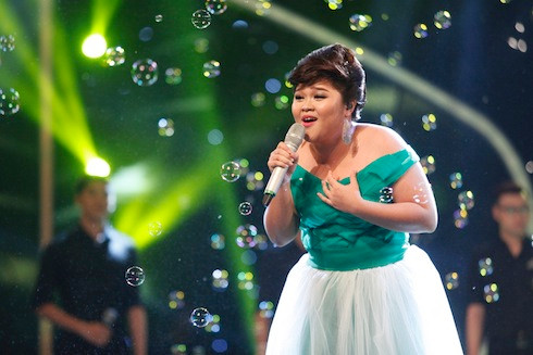 Bích Ngọc thể hiện "Chậm lại chút thôi".