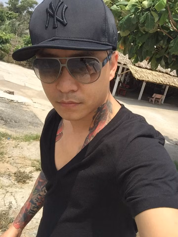 Minh Hằng hở lưng cưỡi đà điểu, Trấn Thành 