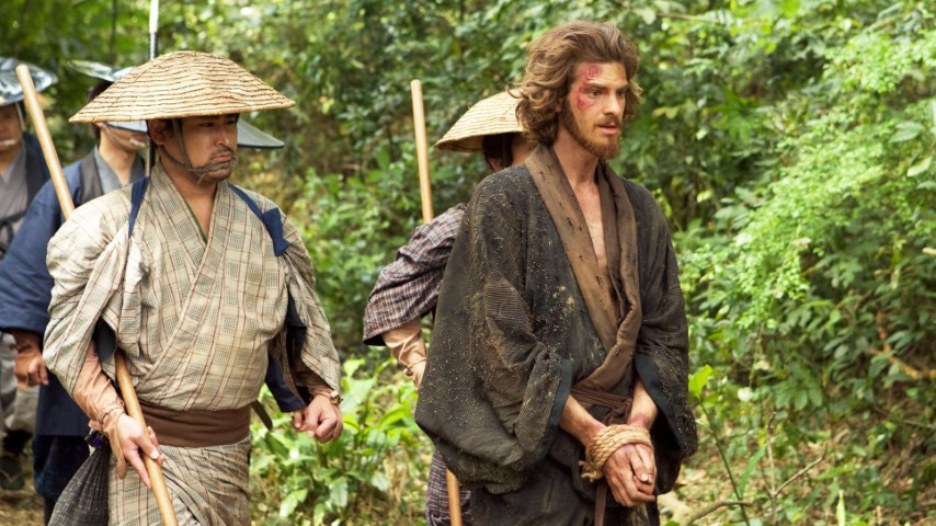 Andrew Garfield trong vai Rodrigues trong phim “Sự im lặng”.