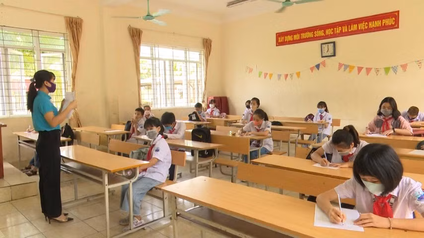 Đối với lớp 3, 4, 5, các nhà trường cần rà soát nội dung chương trình, sách giáo khoa… các môn học bắt buộc để điều chỉnh kế hoạch dạy học phù hợp. Ảnh: IT