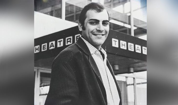 David Suchet - diễn viên sân khấu nổi tiếng. David Suchet - diễn viên sân khấu nổi tiếng.