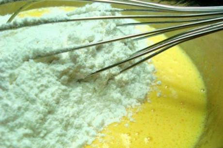 Cách làm bánh kem bắp kiểu Pháp mới lạ cho ngày sinh nhật bé - Ảnh 2 Cach lam banh kem bap kieu Phap moi la cho ngay sinh nhat be - Anh 2