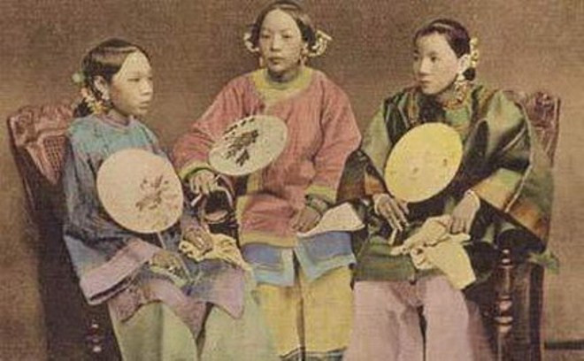 Để trở thành phi tần của vua những mỹ nhân phải trải qua nhiều khâu lựa chọn Quy cách tuyển chọn mỹ nhân cho hoàng đế nhà Thanh